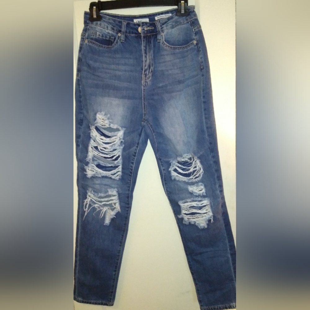 ❌SOLD❌YMI Dream High Rise/ Dream Fit Jeans - Picture 2 of 8